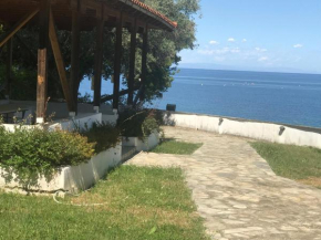 Zeusplace Seaside Home private beach and parking